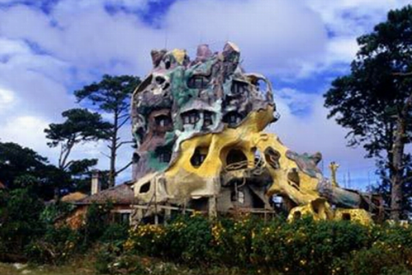 Interesting and Wonderful Tree House Models