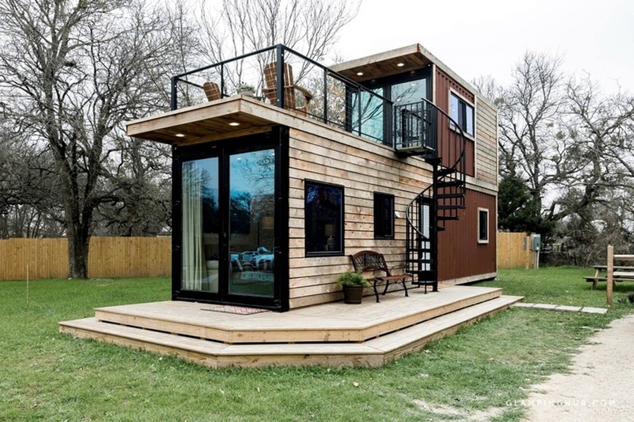 Small House with Magnificent Terrace