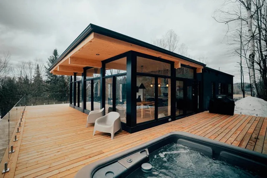 Modern Skov Holiday Cabin on Tremblant Mountain