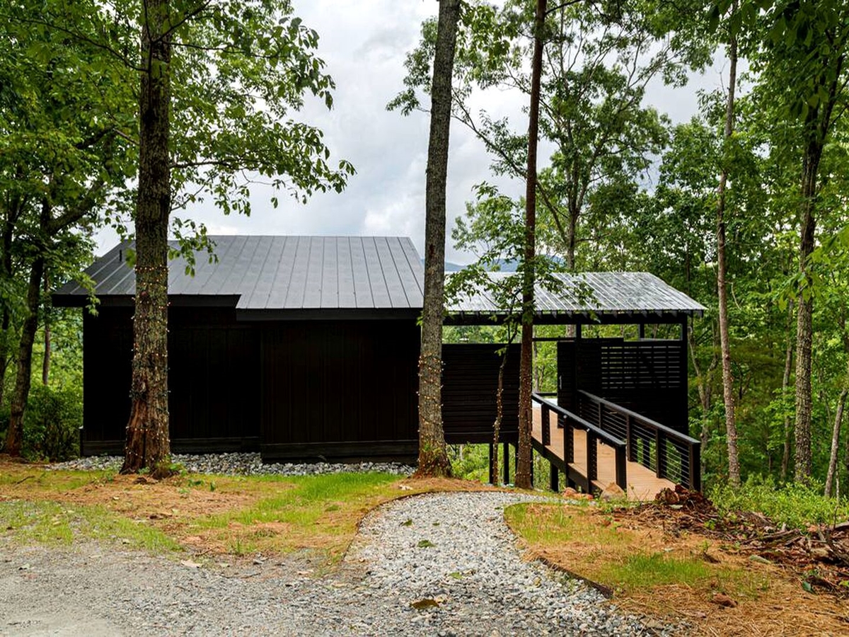 Quiet and Peaceful Minimalist Retreat in the Forest - Trend House Designs