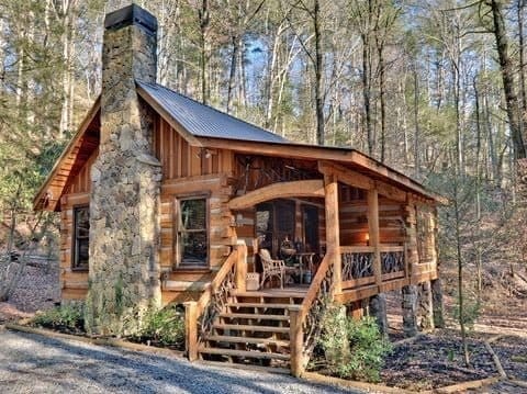 Here are 10 Cute Rustic Tiny Log Cabin Designs You'll Fall in Love with