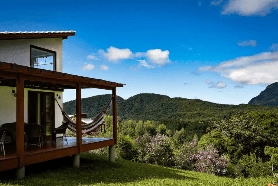 Small Casal Chalet with a Great View in Sítio Vale Encantado