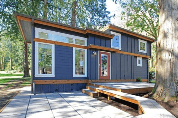 400sqft Blue Small Rest House on Whatcom Lake