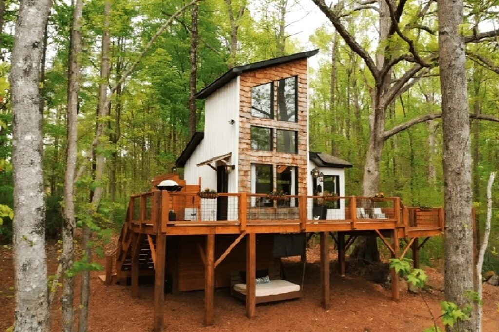 Charming Carolina Treehouse by the River